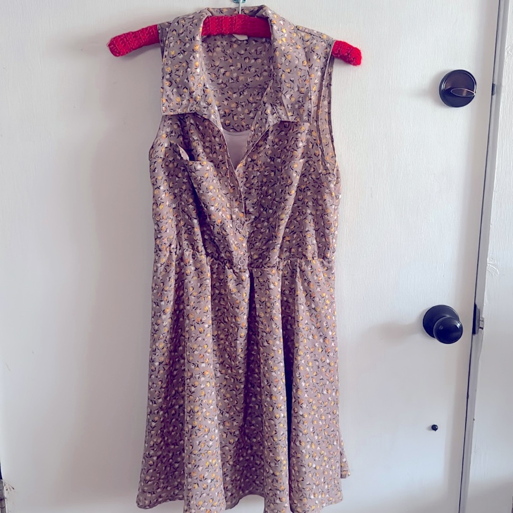 Adrienne ~Women’s shirt sleeve dress , size large, elastic waist. Under slip